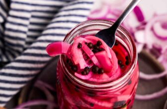 How one can Make Pickled Pink Onions
