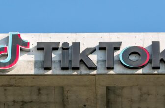 TikTok customers will quickly have the ability to ship voice notes, pictures and movies in chats