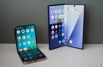 5 easy causes I am going to at all times choose a clamshell over book-style folding telephone