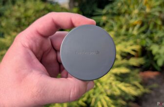 This wi-fi charger is so compact, it rests proper on my wall outlet